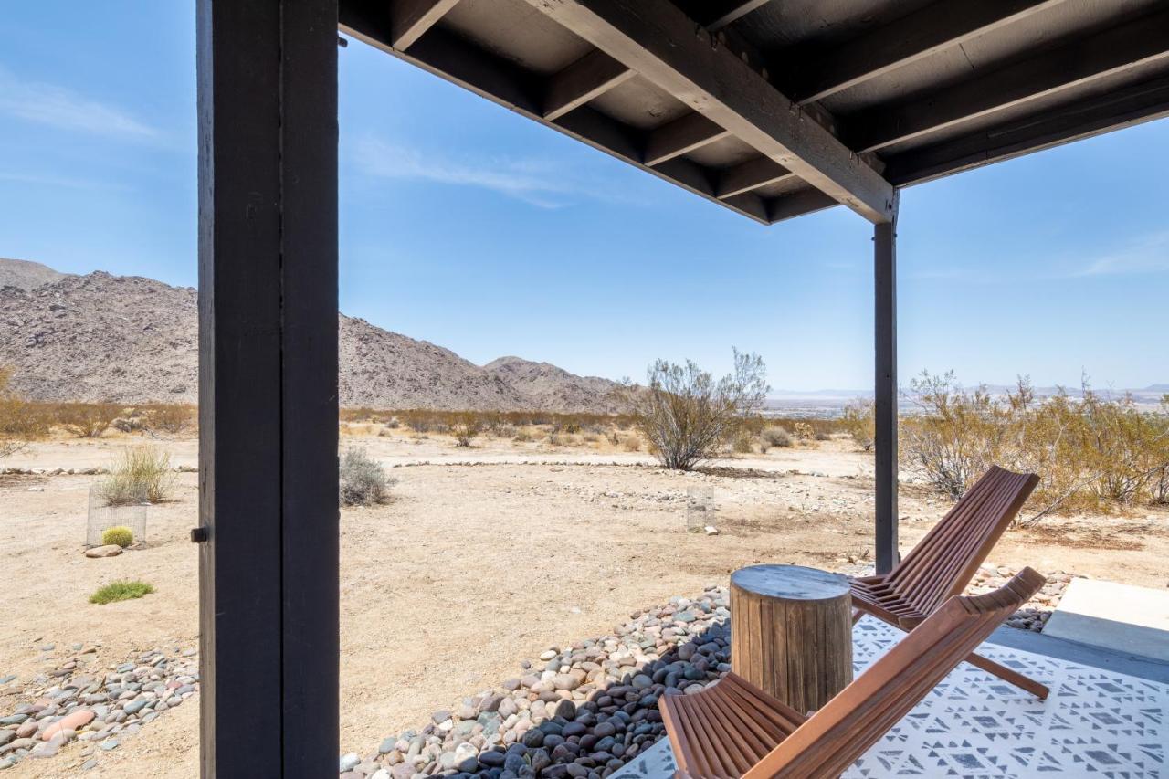 Вилла 1 Minute To Joshua Tree National Park, Hot Tub, Stars, Private - The Wkndr Туэнтинайн-Палмс Экстерьер фото