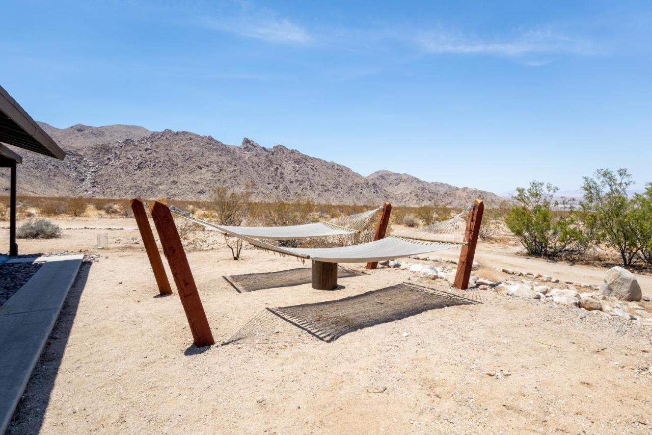 Вилла 1 Minute To Joshua Tree National Park, Hot Tub, Stars, Private - The Wkndr Туэнтинайн-Палмс Экстерьер фото