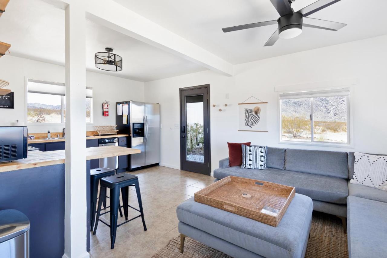 Вилла 1 Minute To Joshua Tree National Park, Hot Tub, Stars, Private - The Wkndr Туэнтинайн-Палмс Экстерьер фото