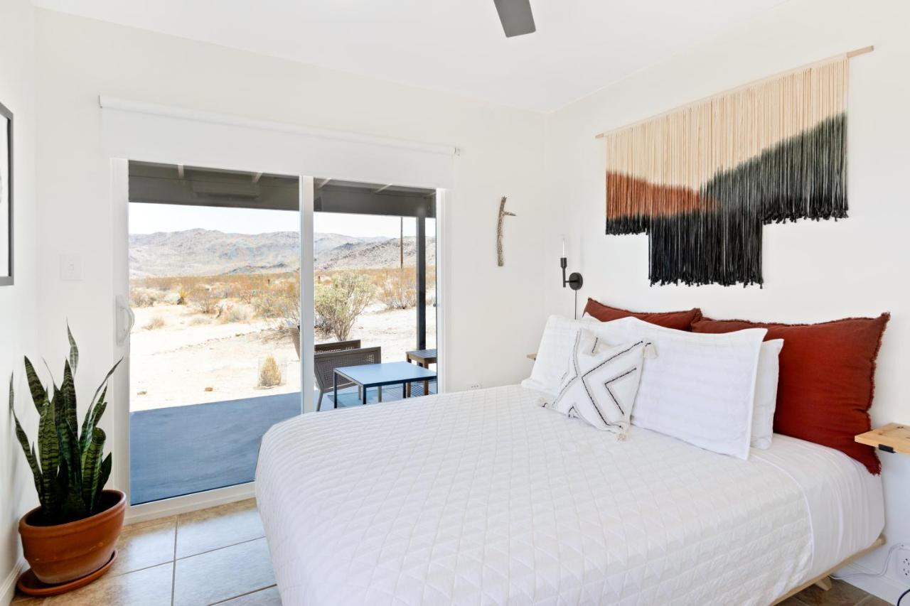 Вилла 1 Minute To Joshua Tree National Park, Hot Tub, Stars, Private - The Wkndr Туэнтинайн-Палмс Экстерьер фото