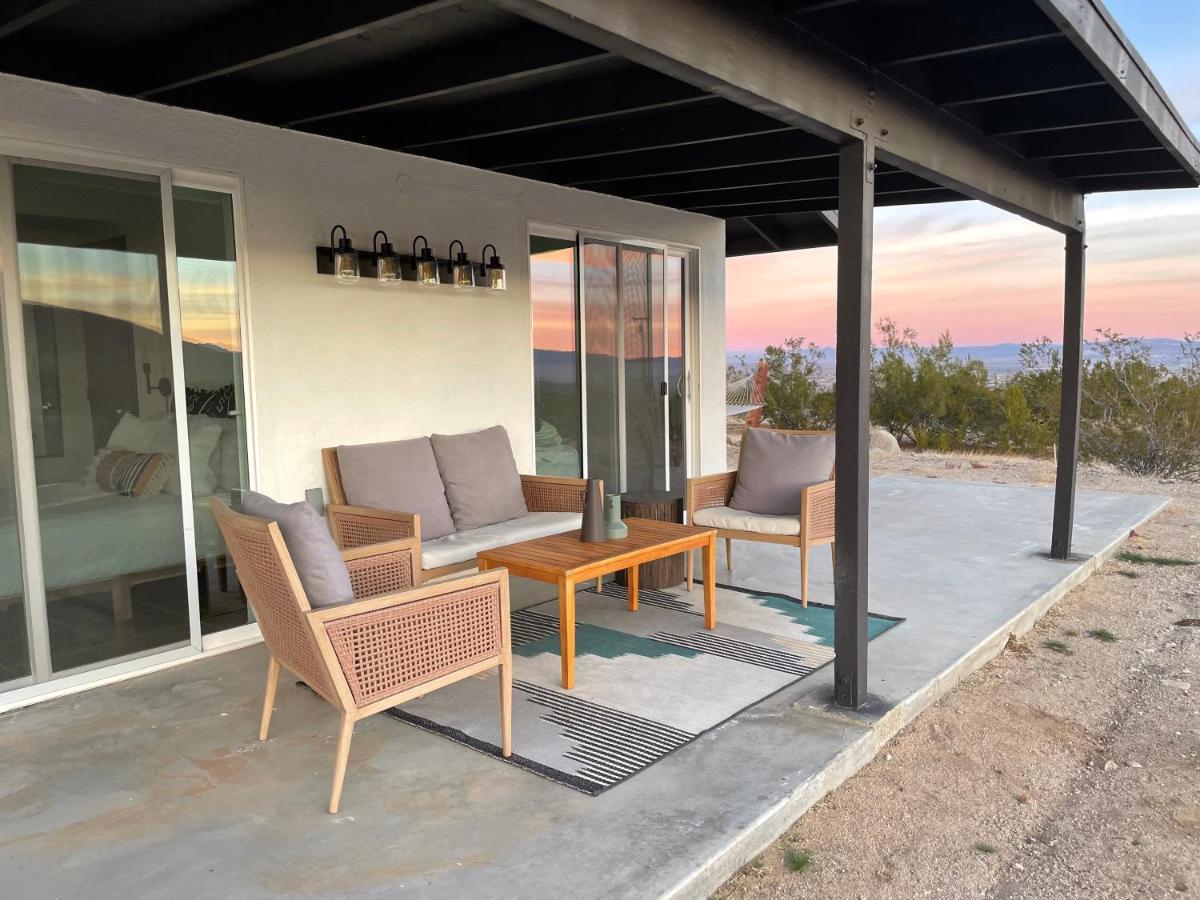 Вилла 1 Minute To Joshua Tree National Park, Hot Tub, Stars, Private - The Wkndr Туэнтинайн-Палмс Экстерьер фото